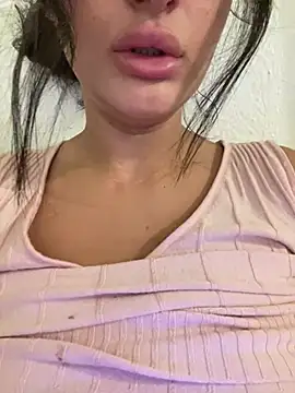 Milana_UK live cam preview