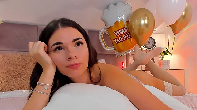 MiaMuse live cam