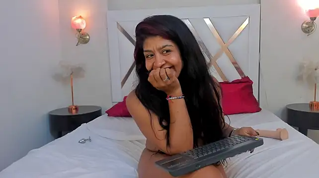 Sky_Collins_ webcam