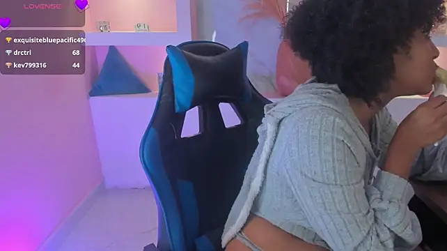 SarahLynn7 live cam on StripChat