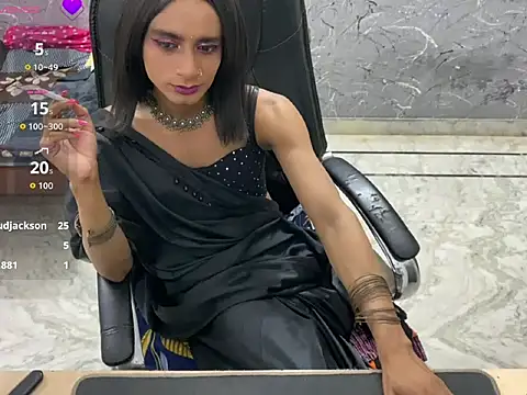 LuvLayla live cam on StripChat