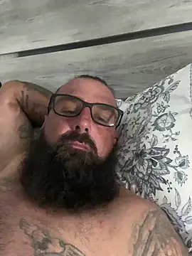 alphareign85 live cam on StripChat