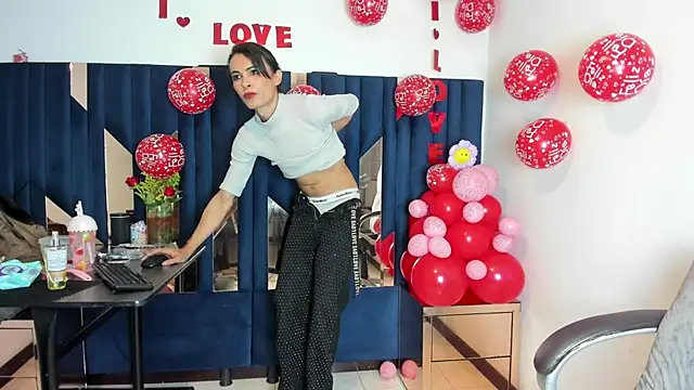 Aisha_hotts777 webcam