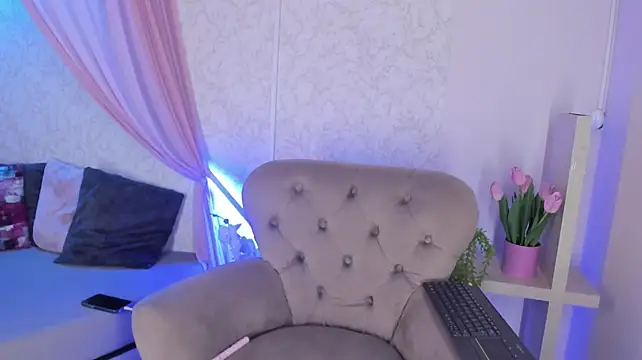 LolaGray__