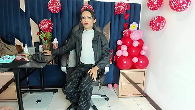 Aisha_hotts777 webcam