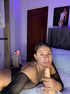 ema_zoe webcam