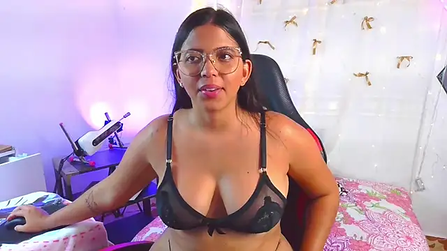 Megaan_Greey webcam