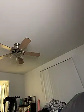 reecieofficial live cam preview