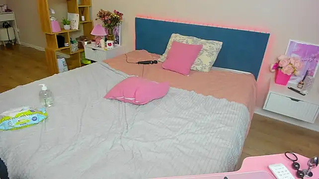 BritneyLix live cam preview