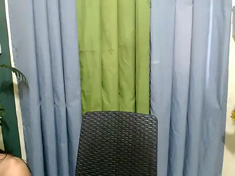 XwildCUcumberX webcam