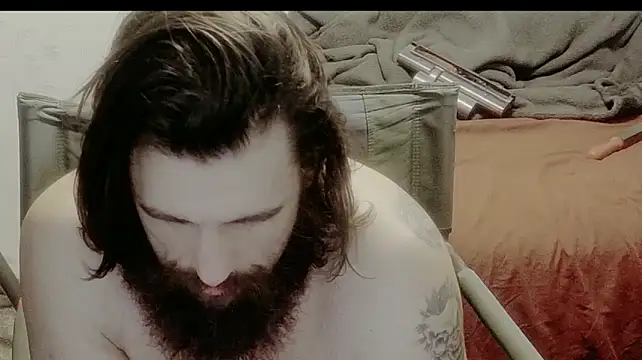bearded_veteran (Ask my age) - cumshot