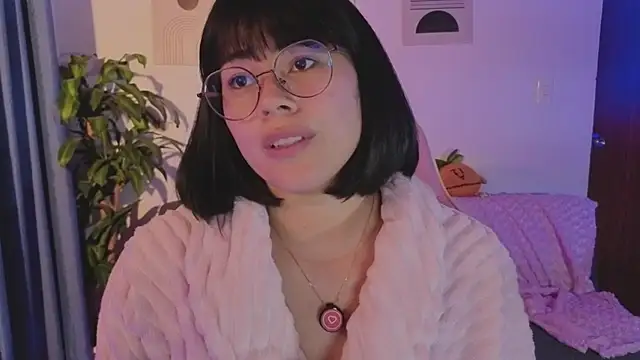 LoaLuxury webcam