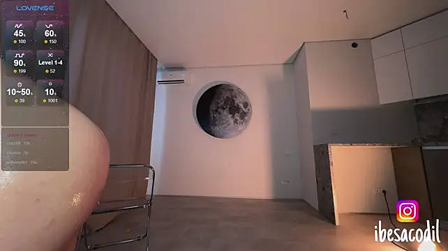 adriana_allien