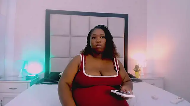 TreisyVixen webcam