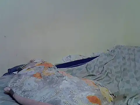 cute_aliyah webcam