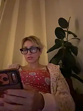 suyneslii webcam