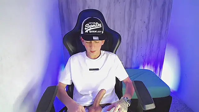 hot_athletes_ (M twink) - show cum
