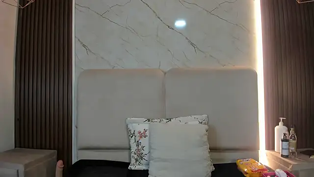 queenstarhy webcam