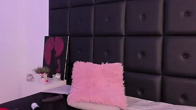 DanellaZambrano webcam