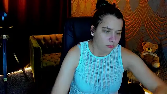 Livia_Shy