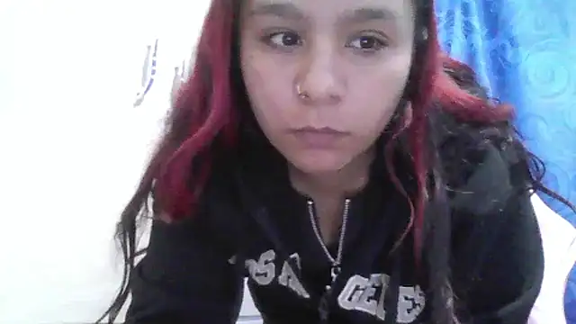 Charis_21 webcam