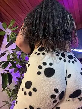 VioletaSubmissive live cam on StripChat