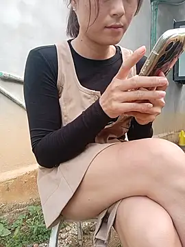 Linda-yiyi live cam