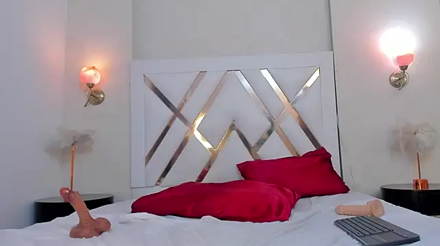 Sky_Collins_ webcam