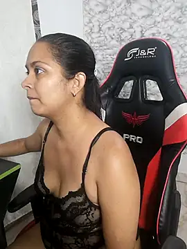 Zarinamoon live cam on StripChat