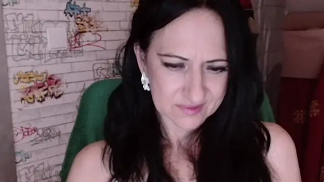 DebraMilf webcam