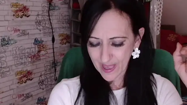 DebraMilf webcam