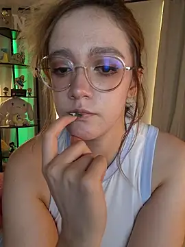 NaomiShimizu webcam