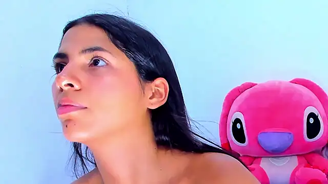 AriannaLewiis