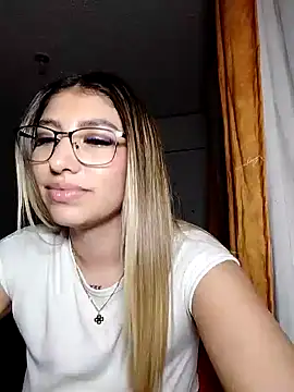 AliceTeenager___ webcam
