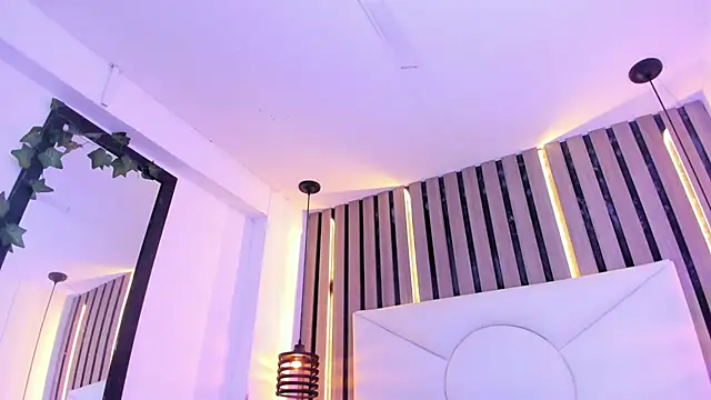 MiaRaven_ webcam