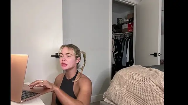 ElenaErickson webcam