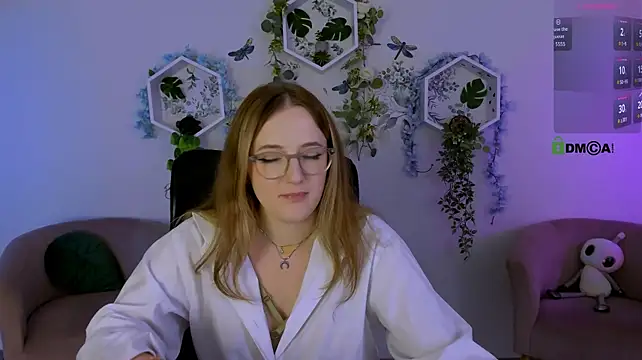 luna_berryy webcam