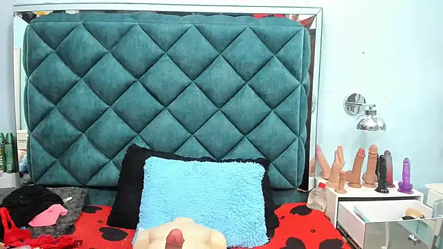 PENELOPELEWISs