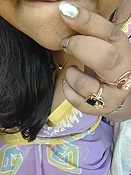 Curvy_Pooja