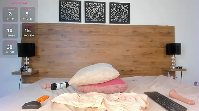 MOONWUW