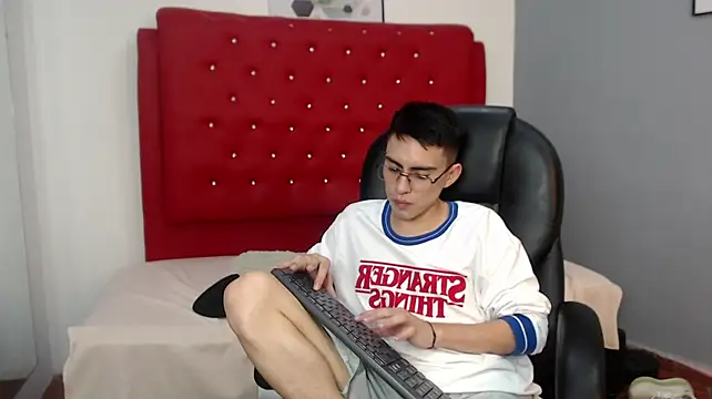 twinkboy_230 webcam