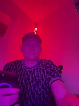MisterdineroNL webcam