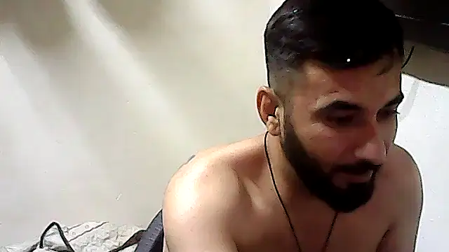 leon_ates live cam on StripChat