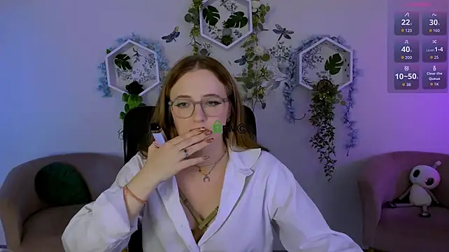 luna_berryy webcam