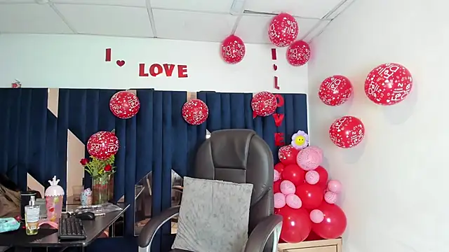 Aisha_hotts777 webcam