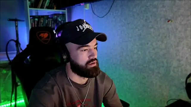 _Serious_Man webcam