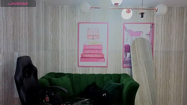 aria_montes_t webcam