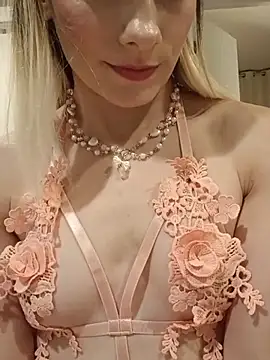 Chloe_StClaire webcam