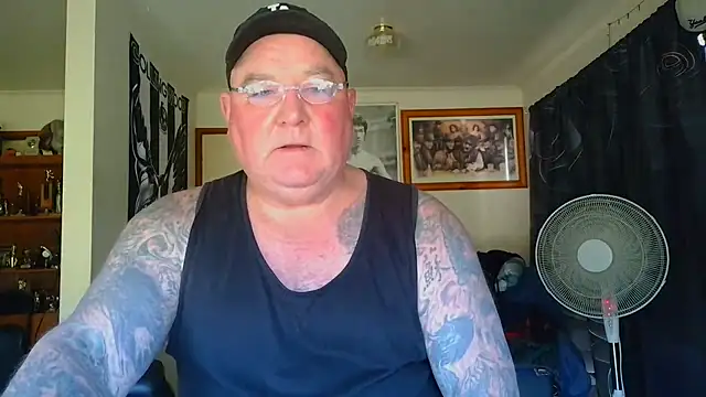 KINKYBLUEYES69