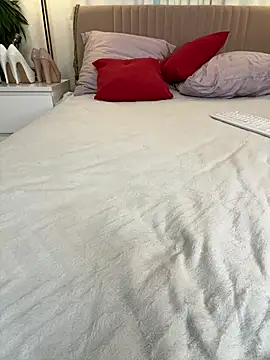 LillyNatty18 live cam preview